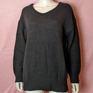 Old Navy Black Tunic Length Rounded V Neck Pullover Knit Sweater size Medium